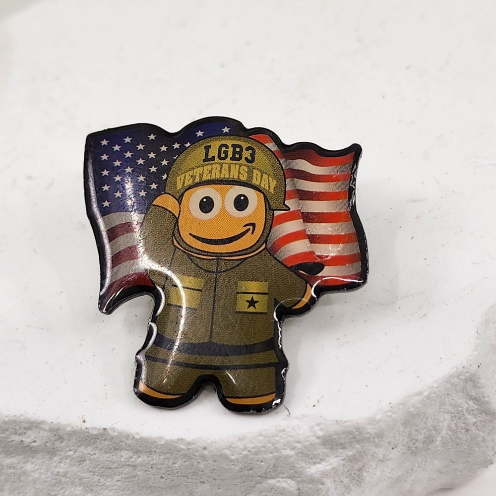 SPI SportPins Veterans Day Soldier US Flag Military Lapel Pin Patriotic Badge